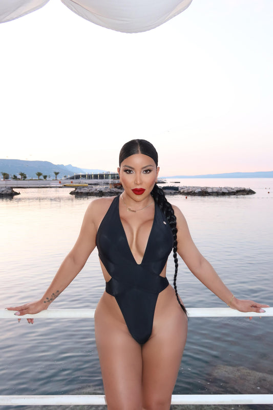 LA DIVA – One-Piece Black Swimsuit / Bodysuit